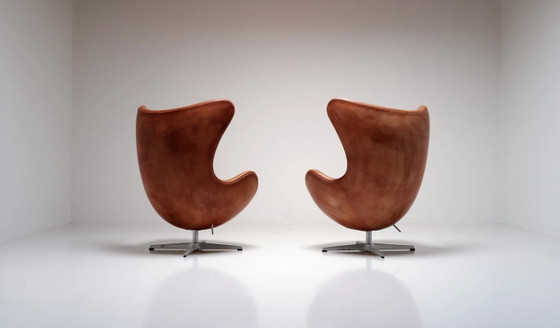 Egg Chair in natural Rustik leather by Arne Jacobsen for Fritz Hansen, Hans-Agne Jakobssen, Swivel chairs (photo 10 of 13)