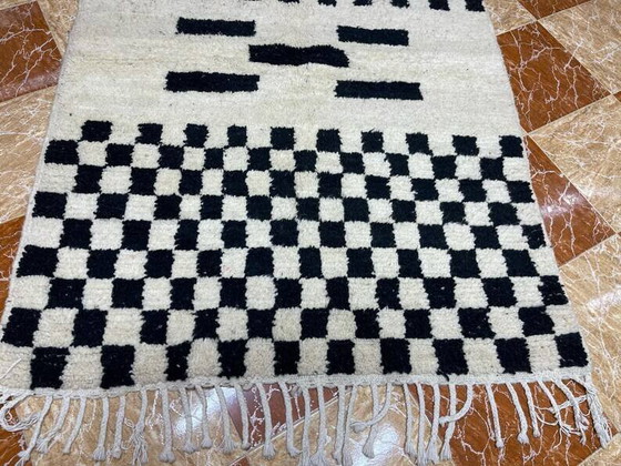 Alfombra bereber decorada a mano 250cm x 150cm (photo 2 of 7)