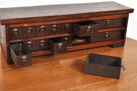 Image 1 of Antiek horlogemakers kastje, 1920s