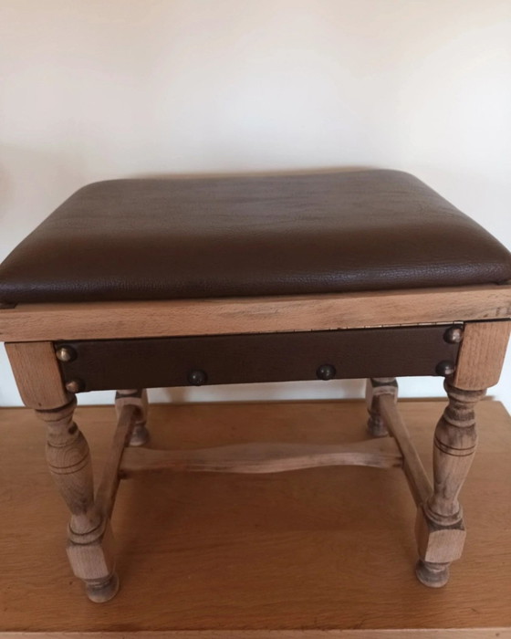 Image 1 of Tabouret de rangement latéral