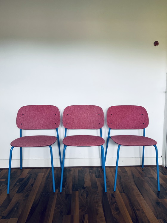 Image 1 of De Vorm design stoelen Hale PER Felt Stack Chair ZGAN