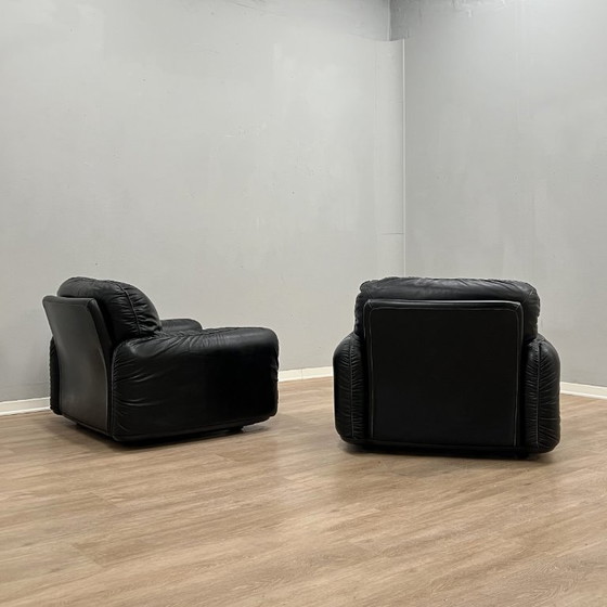 Coppia Poltrone Lounge Busnelli Piumotto in Pelle Nera Anni '70 Italiane – Leather (photo 5 of 12)