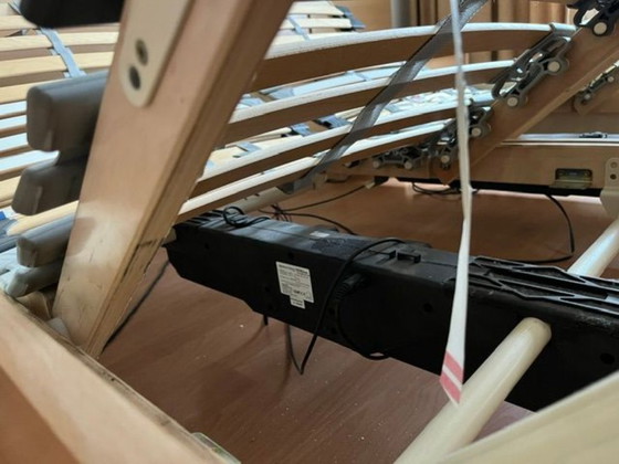 Image 1 of slaapkamer ameublement compleet met electr. lattenbodems