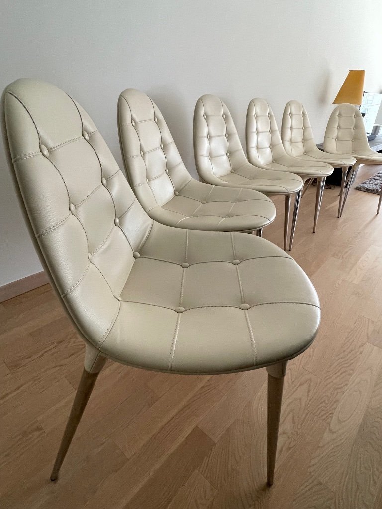 Set of 6 iconic Cassina Caprice 245 leather dining chairs by