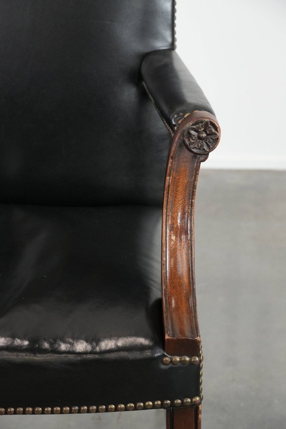 Image 1 of Lujosa silla auxiliar/escritorio/silla Gainsborough antigua de madera y piel de vaca negra de estilo inglés