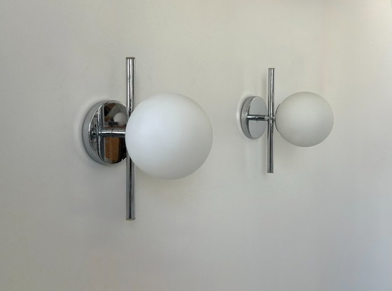 Image 1 of Coppia di applique vintage in cromo e opalina, Francia 1970