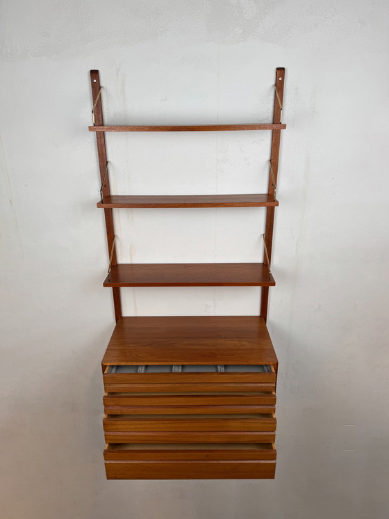 Image 1 of Meuble mural Poul Cadovius Royal System – Élégance en teck danois