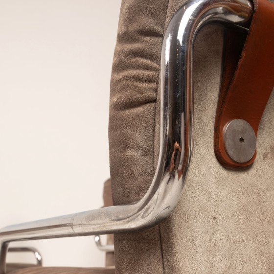 Guido Faleschini italienische Astro Armlehnstühle aus Chrom und taupefarbenem Wildleder für i4 Mariani (photo 23 of 23)