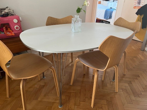 Fritz Hansen superelipse table b611