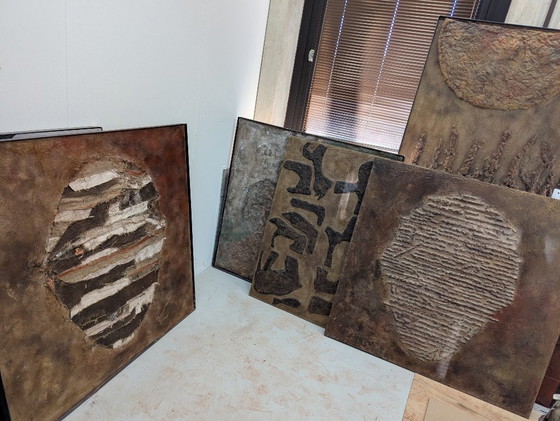 Image 1 of Face in linen