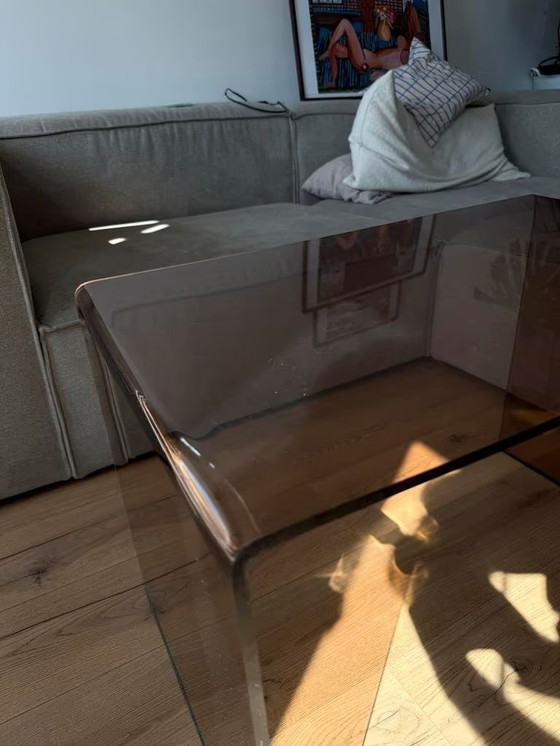 Image 1 of Table basse en plexiglas marron transparent
