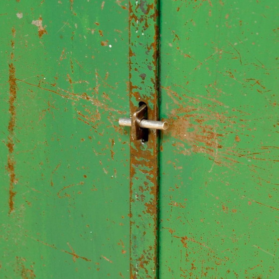 Image 1 of IJzeren industriële kast, jaren 70