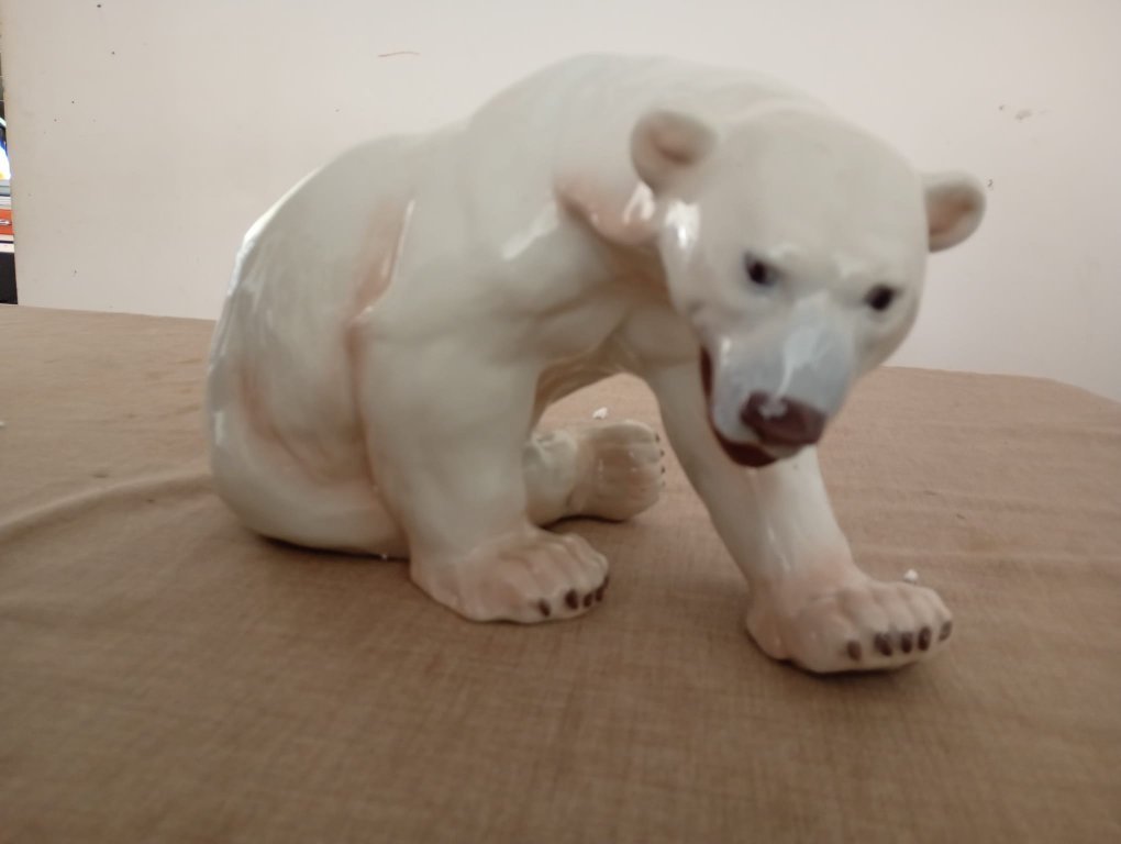 Large porcelain polar bear by Bing & Grondhal B&G from 1857 | €882
