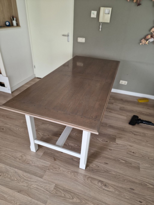 Table de salle à manger en bois
