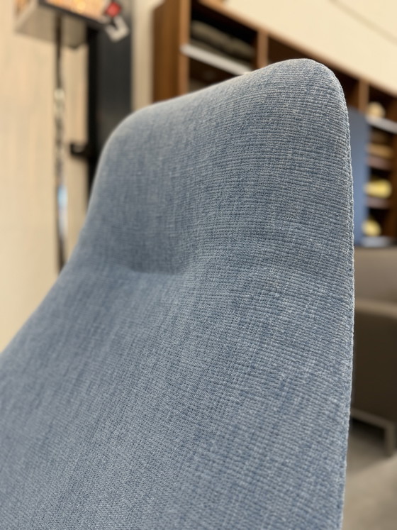 Image 1 of Pode Spot Two Draai fauteuil Evla Stof Blue