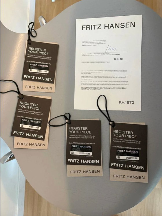 Image 1 of Silla mariposa Fritz Hansen Arne Jacobsen Serie 7 Nine Gray