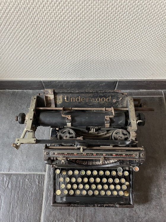 Antike Underwood Nr. 5 Schreibmaschine. 1915–1925 – Dekorative Objekte, Cast Iron, Metal (photo 13 of 14)
