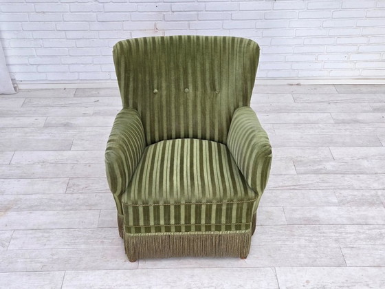 Image 1 of Sillón danés de los años 60, tapizado original en terciopelo verde.
