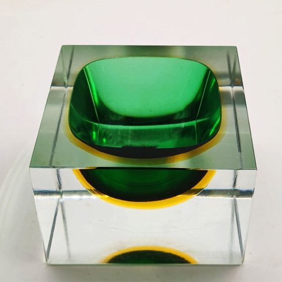 Image 1 of Rare cendrier carré en verre de Murano à l'uranium des années 1960, créé par Flavio Poli pour Seguso.