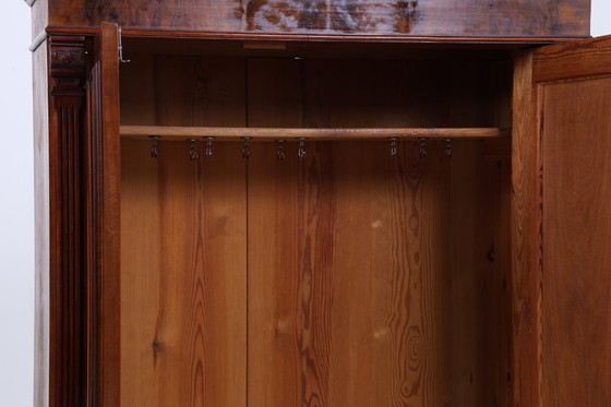 Image 1 of Bellissimo guardaroba in stile guglielmino | antico armadio a cassetti guardaroba retrò armadio portabiancheria in legno #05-98