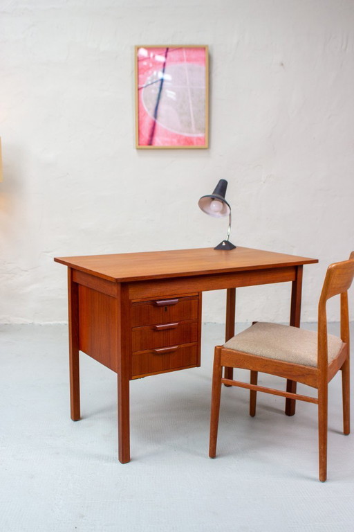 Scrivania vintage in teak, stile danese di metà secolo, anni '60.
