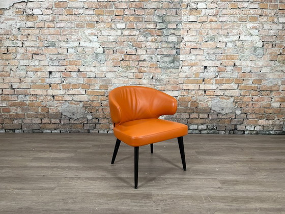 Minotti Aston Sessel – Oranges Leder | Rodolfo Dordoni – Leather, Metal (photo 2 of 11)