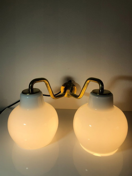 Image 1 of Applique murale, Louis Poulsen.