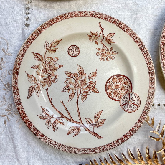 Image 1 of Lot De 5 Grandes Assiettes Anciennes En Terre De Fer Marron - Grand Dépôt Paris Emile Bourgeois (1880-1890)