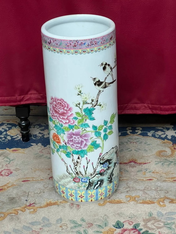Hand-painted vase. – Porcelain (photo 3 of 6)