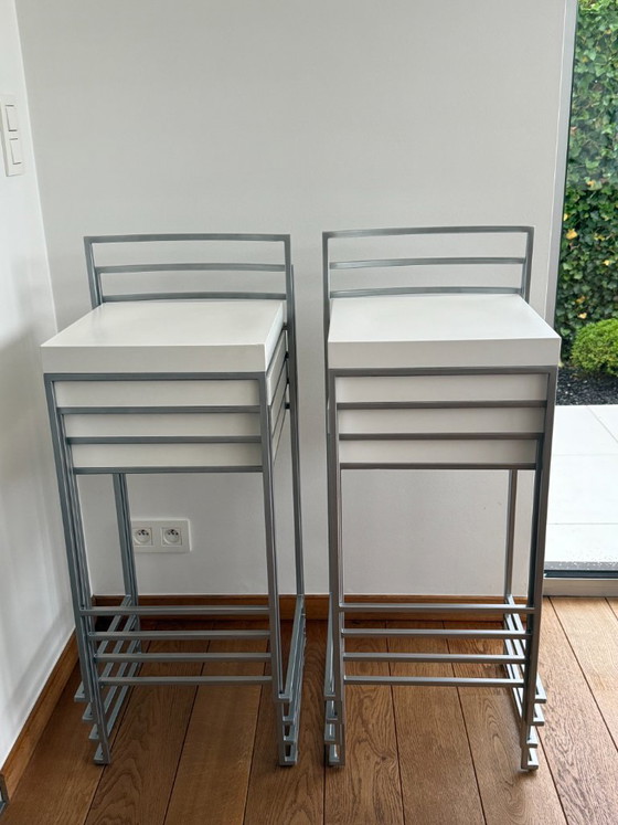 Lapalma CUBO stapelbarer minimalistischer Hocker – Barhocker, polished steel, Wood (photo 10 of 12)