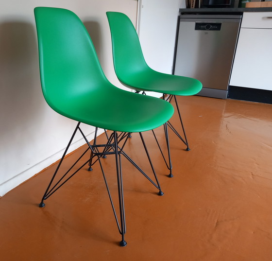 Image 1 of Vitra Eames DSR Emerald 2x