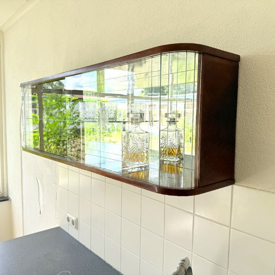 Image 1 of Vetrina pensile di lusso in legno con elementi in vetro