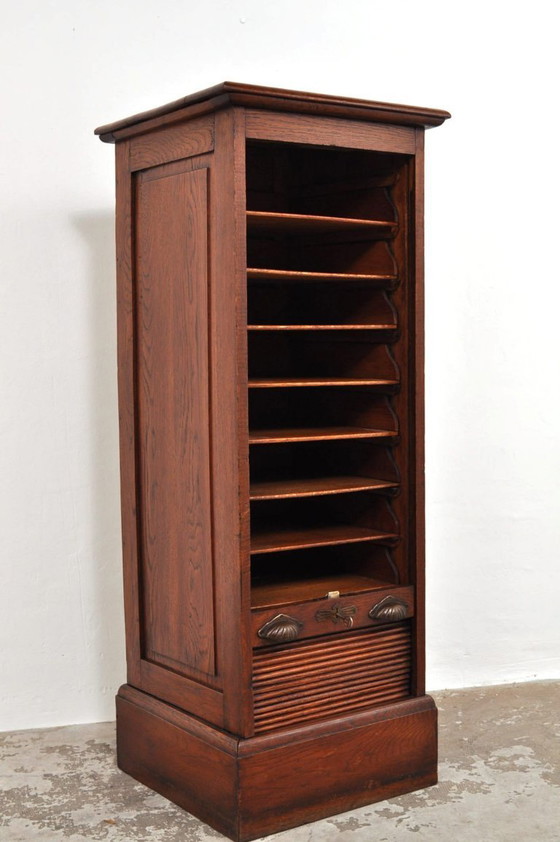 Image 1 of Antieke eiken roldeurkast / archiefkast, 1890s