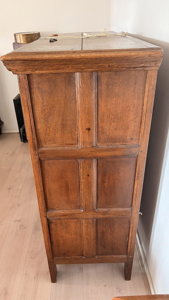 Antiker Eichenschrank im Stil der Neorenaissance – Sideboard, Wood (photo 3 of 6)