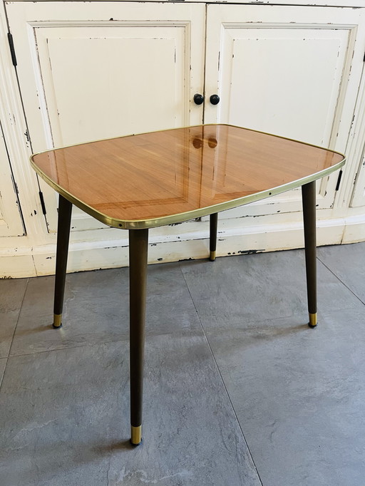 Table basse/table d'appoint vintage avec finition dorée