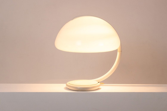 Elio Martinelli. "Serpente" Table Lamp in White. 1960s-70s – Martinelli Luce, Metal, Plastic (photo 9 of 9)