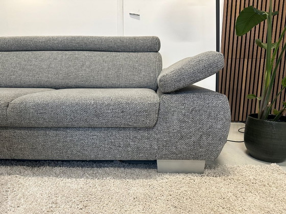 Image 1 of Sofá esquinero gris jaspeado 273x255 cm