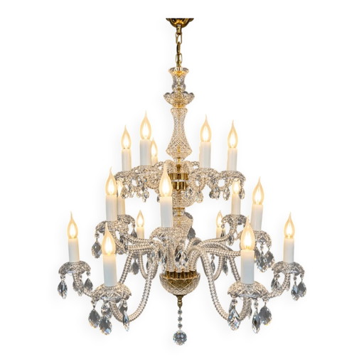 Lustre de style Louis XV. Cristal massif, avec nouveau câblage électrique.