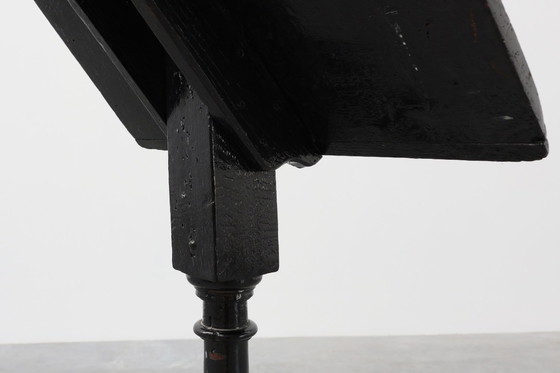 Image 1 of Französisches rustikales schwarzes Bücherregal aus Massivholz, ca. 1850