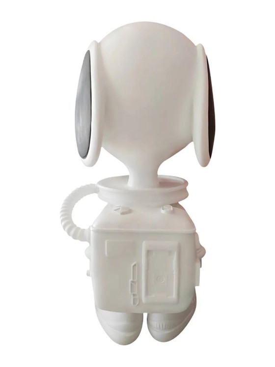 Image 1 of Escultura de fibra de vidrio - Personaje de dibujos animados Perro espacial - Blanco