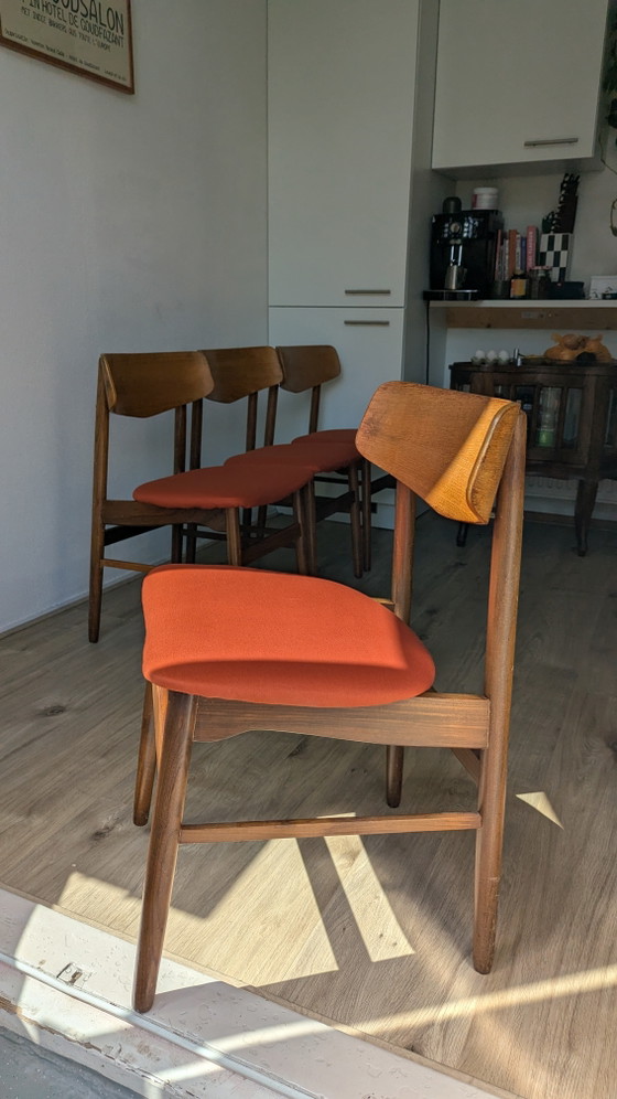 Image 1 of Lot de 4 chaises scandinaves Farstrup Møbler années 1960, assises orange en teck