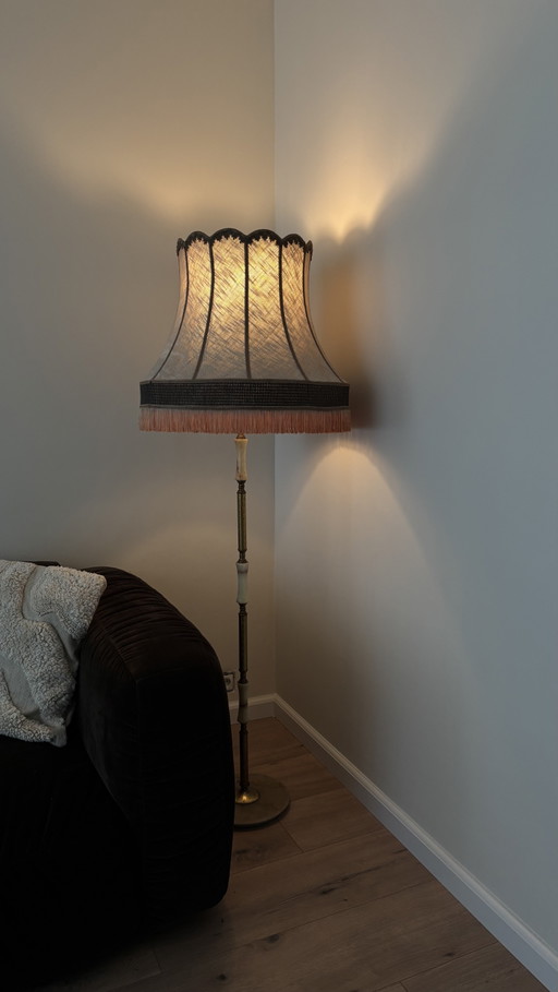 Lampada da terra in alabastro in stile Hollywood Regency con paralume sfrangiato – vloerlampen, Brass, Stone