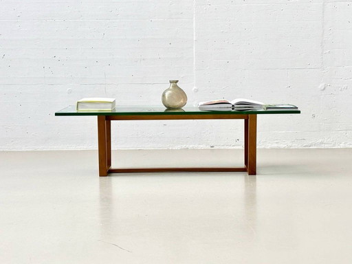 Elegant coffee table in a simple design, 1970s
