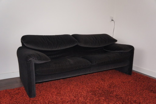 Cassina Maralunga 2-seater