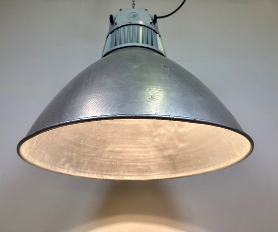 Image 1 of Große industrielle Aluminium-Pendelleuchte von Elektrosvit, 1960er Jahre