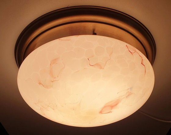 Image 1 of Große Art-Deco-Deckenleuchte aus Opalglas (33 cm).
