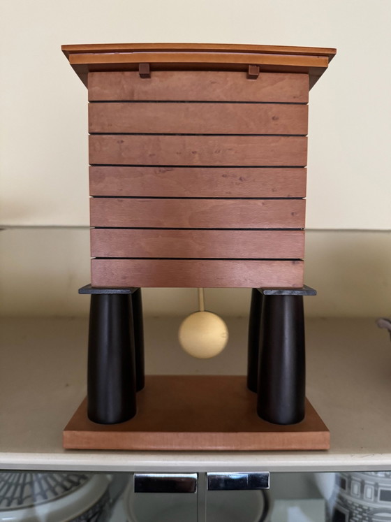 Alessi „Mantel Clock“ (Modell 03) by Michael Graves, Classico Postmoderno (1986), Orologi, Legno, Vetro (foto 3 di 7)