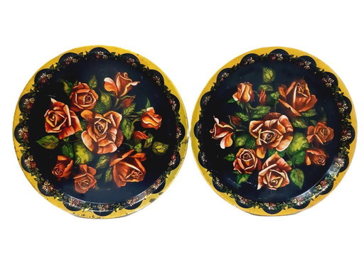 Zwei identische Vintage-Serviertabletts aus Zinn