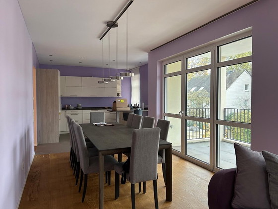 Image 1 of Mesa de comedor Surf de Christine Kröncke + 10 sillas Iris de Colico (totalmente tapizadas) *como nuevas