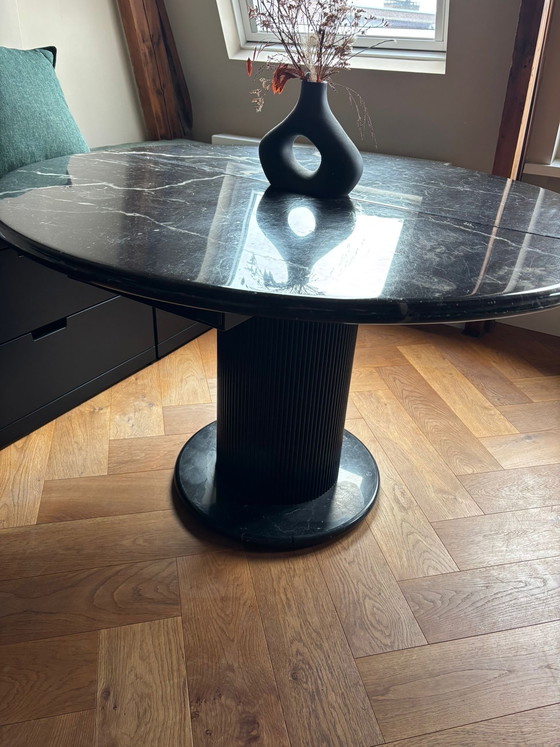 Image 1 of Zwarte ronde eettafen: marmer en uitschuifbaar✨